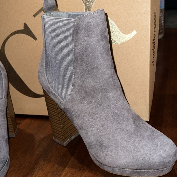 Charlotte Russe micro suede gray platform 3 1/2 inch heel - Picture 4 of 5